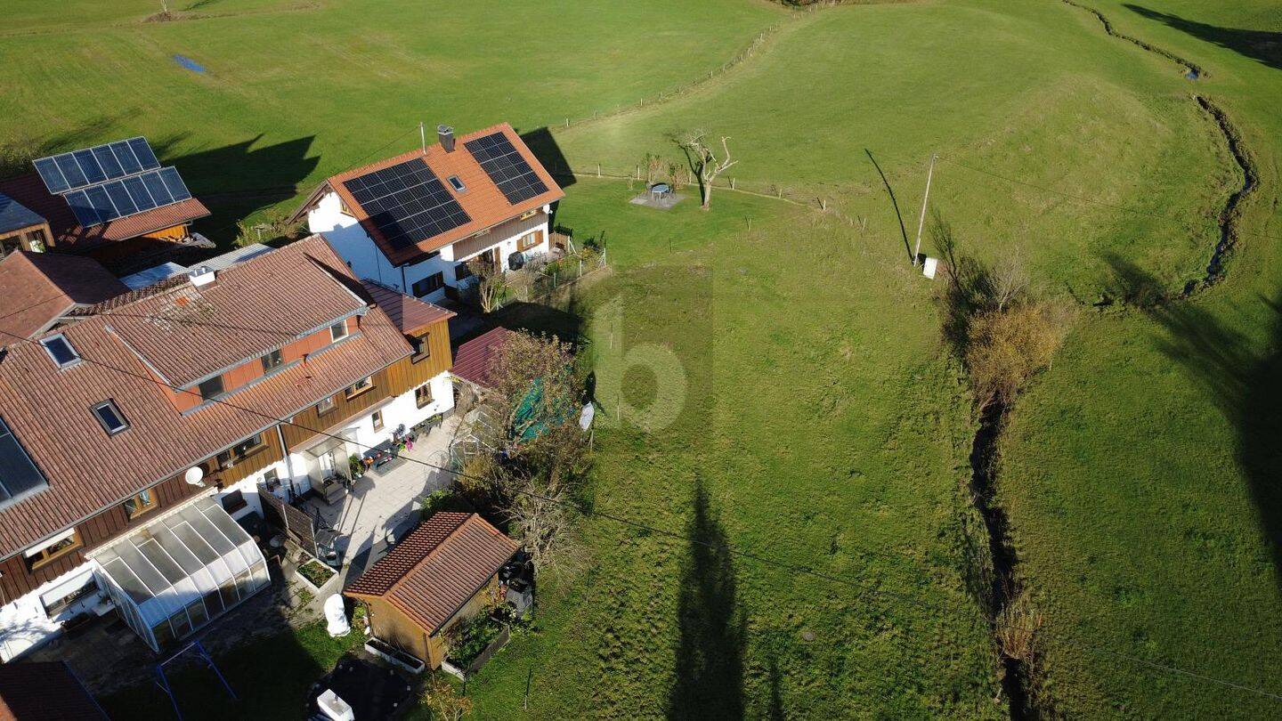 GEMÜTLICH MIT TRAUMHAFTER AUSSICHT – Maierhöfen – Bild 1 von 5
