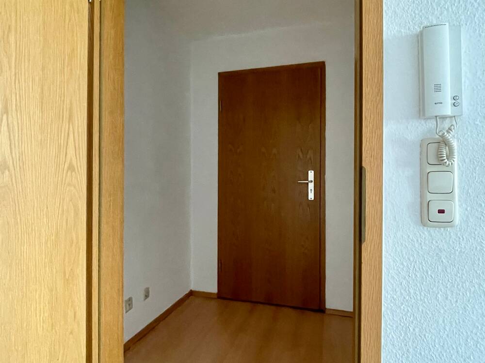 Helle 2-Zimmer-Wohnung mit Einbauküche! – Magdeburg – Vorschaubild 4