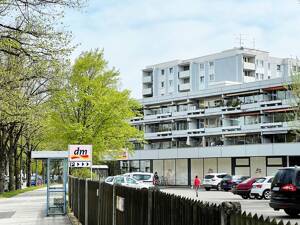 Lichtdurchflutete 3-Zimmer-Wohnung mit Balkon und Blick ins Grüne – 81927 München – Vorschaubild 1
