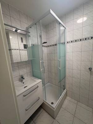 Sanierte 1-Zimmer Hochparterre Wohnung mit Balkon und Einbauküche – 90763 Fürth – Vorschaubild 7