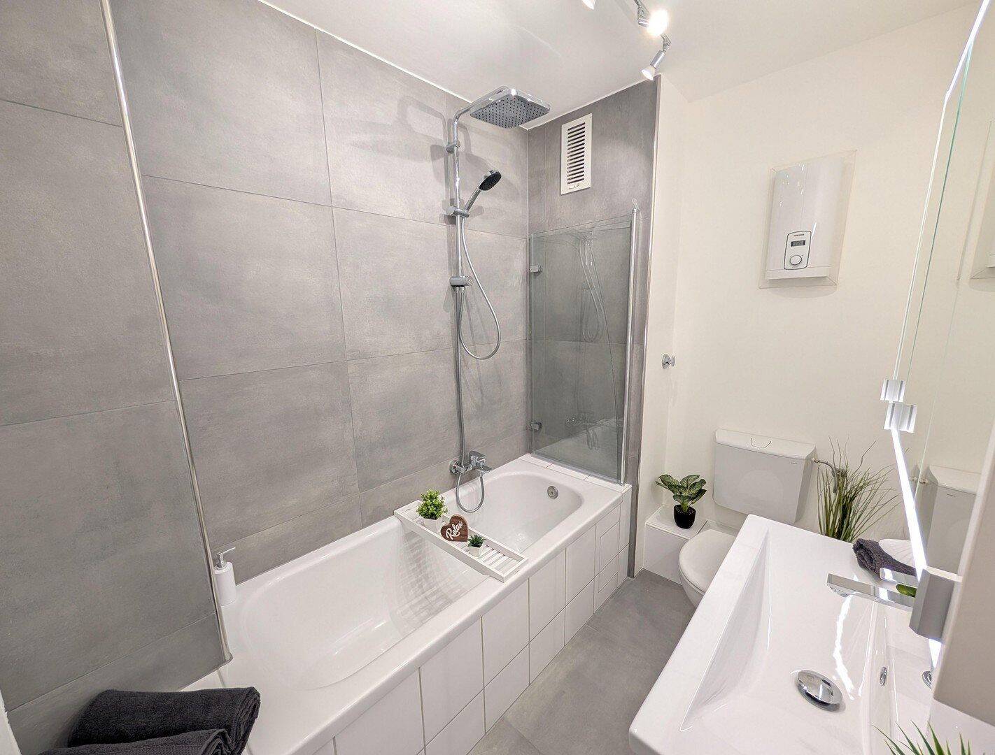 Schmuckstück mit Weitblick zur Pfalz - Helle, komplett renovierte 3 Zimmerwohnung | PROVISIONSFREI – Ludwigshafen am Rhein – Vorschaubild 8