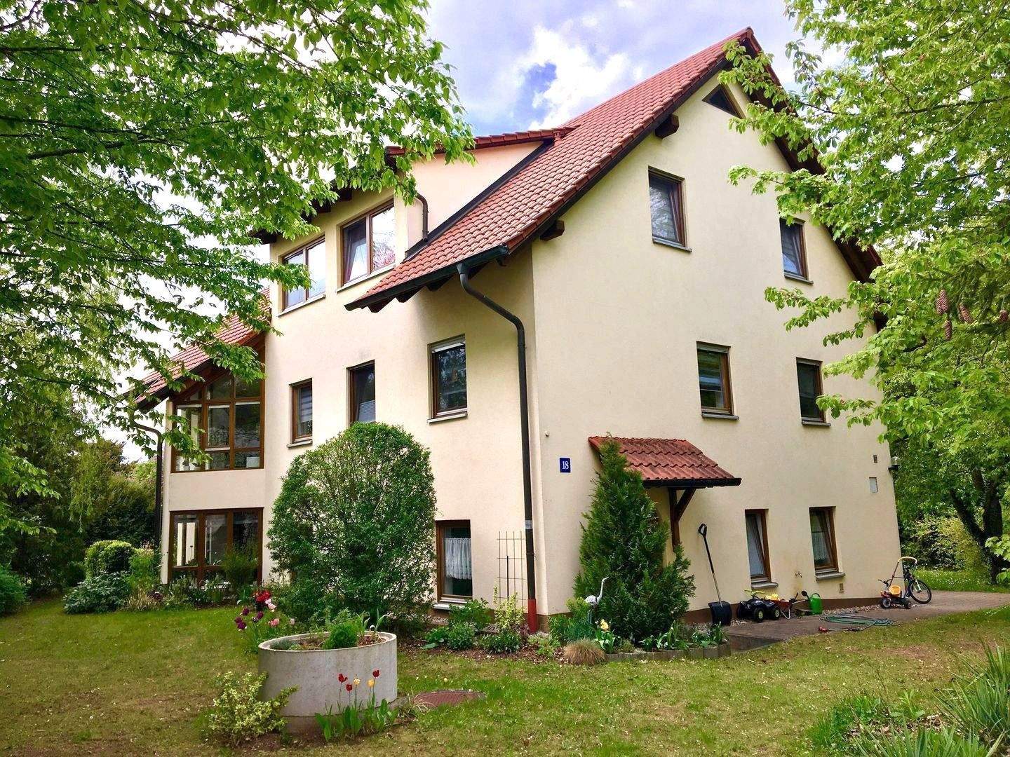 * Mehrfamilienhaus mit zusätzlichen Baugrund in Heideck *