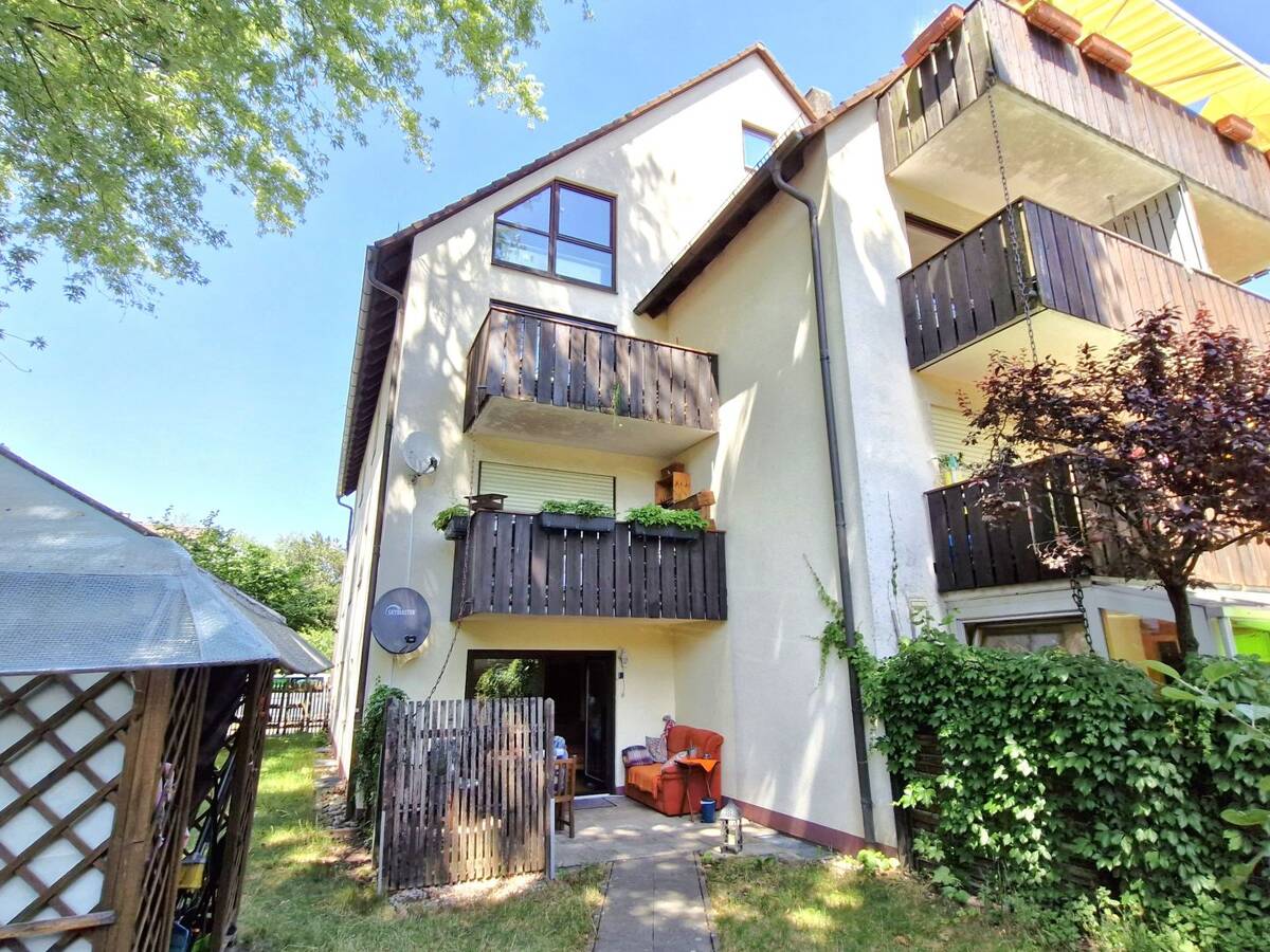 Garten-Wohnung in der Stadt! Großzügige 3-Zi.-ETW mit eigenem Wohlfühl-Garten in ruhiger und grüner Innenstadtlage – 91052 Erlangen – Bild 1 von 8