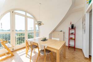 Helle 2-Zimmer Dachgeschosswohnung mit tollem Ausblick