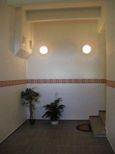 gemütliche 1 Zimmerwohnung mit Einbauküche, Badewanne und gute Verkehrsanbindung – Erfurt – Vorschaubild 3