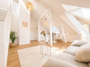 **Traumhafte Maisonette-Wohnung in der Andreasvorstadt** Sofort einziehen // ohne Provision