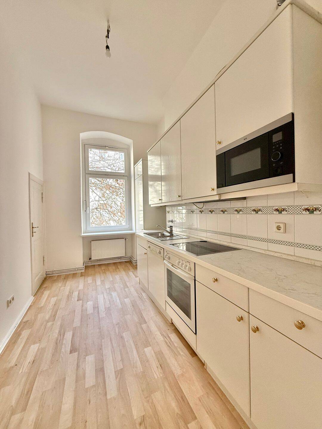 Eleganz trifft Geschichte - Stilvolle Altbauwohnung nahe Schloss Charlottenburg – Berlin – Vorschaubild 7
