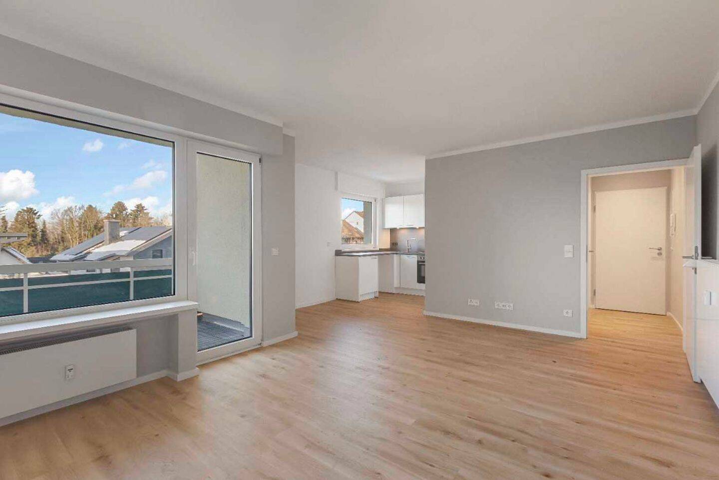 Erstbezug nach Sanierung: kompakte 1-Zimmer-Wohnung mit Balkon & Garage