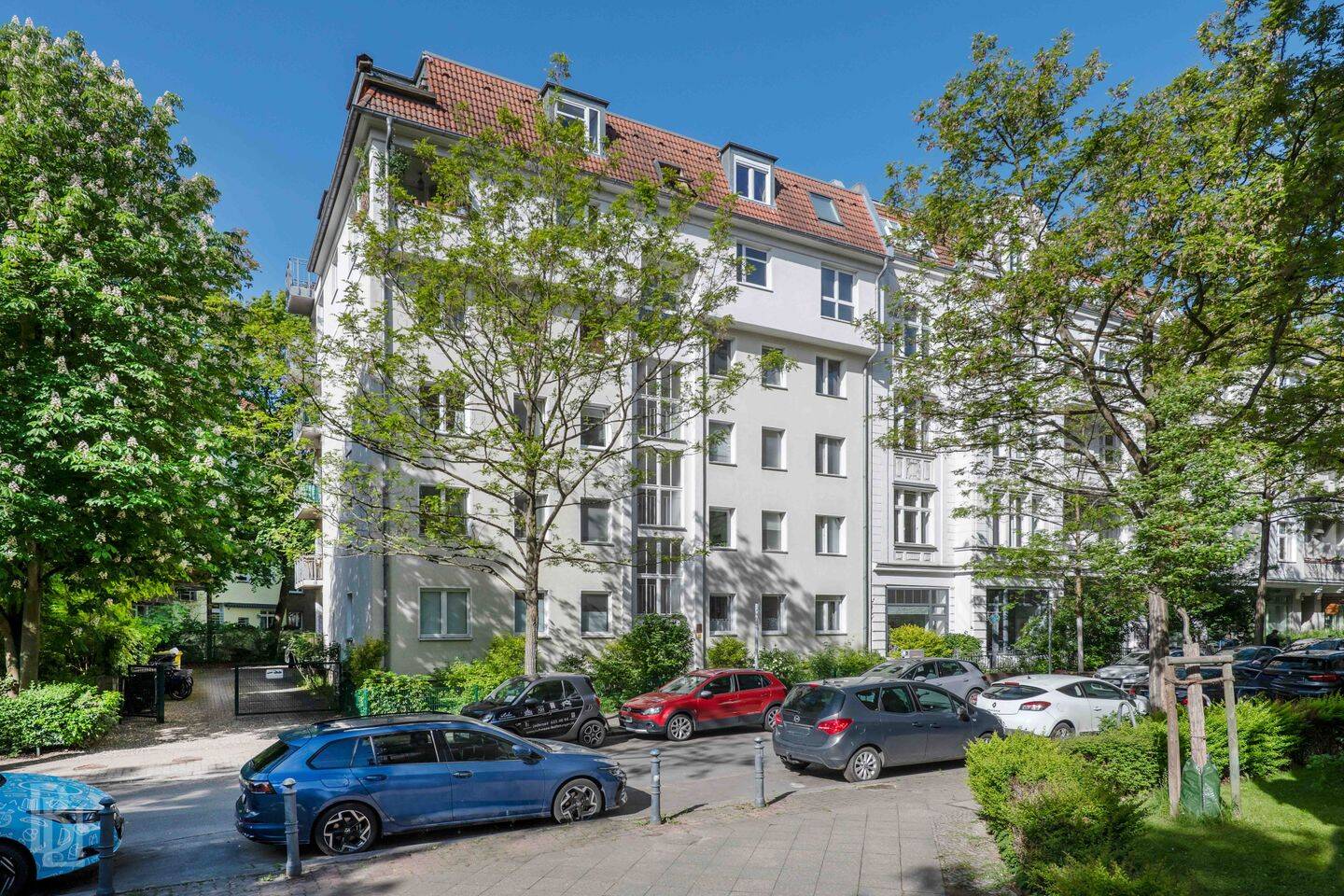 Zwischen Altbauflair & Kiezkultur - 3-Zimmer-Wohnung auf 89 m² mit EBK und Balkon in Friedenau – Berlin – Bild 1 von 8
