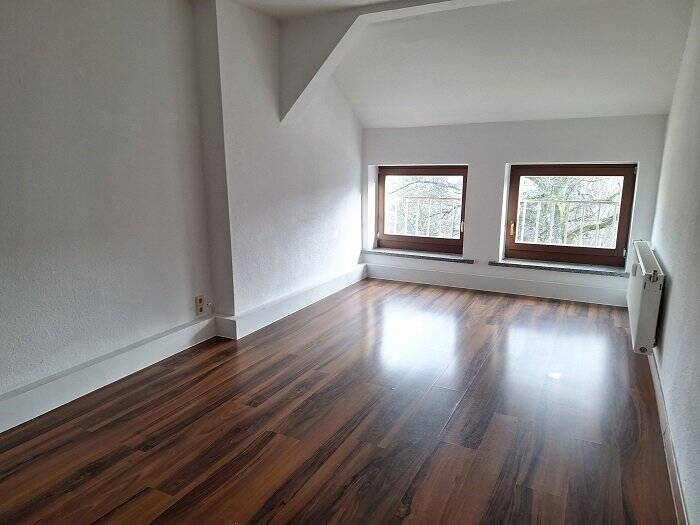 4 Raumwohnung im Dachgeschoss mit gemütlichem Wohnzimmer und Wohnküche – Chemnitz – Vorschaubild 5