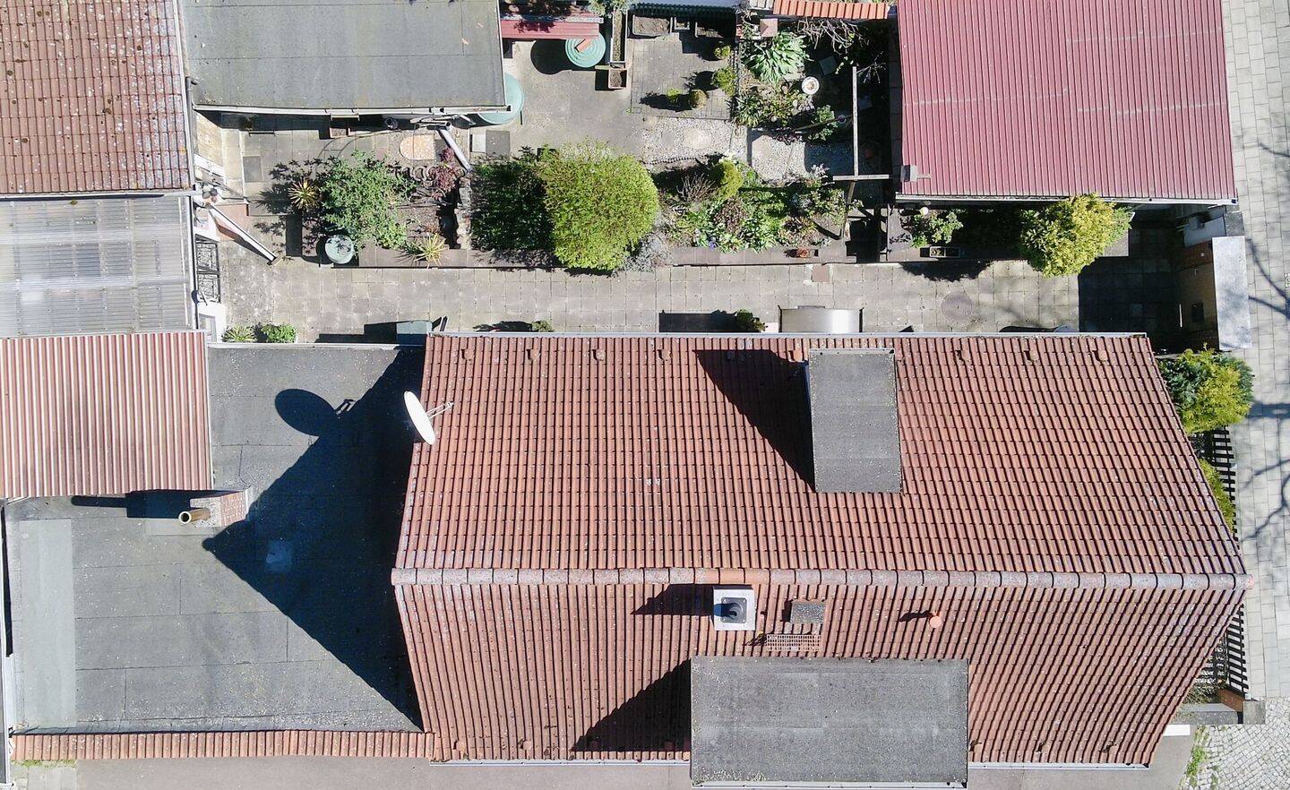 *Perfekt für Familien: Haus in Halle mit 5 Zimmern nahe der Elster-Saale-Aue* – Halle (Saale) – Vorschaubild 2