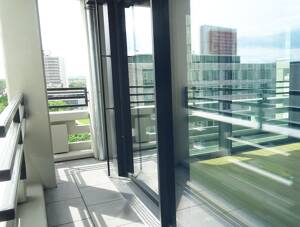 Modern & Charmant: 2 Zimmer + Süd-West-Balkon, Einbauküche, Neubauausstattung, Walk-In-Dusche,Aufzug – 60528 Frankfurt am Main – Vorschaubild 7