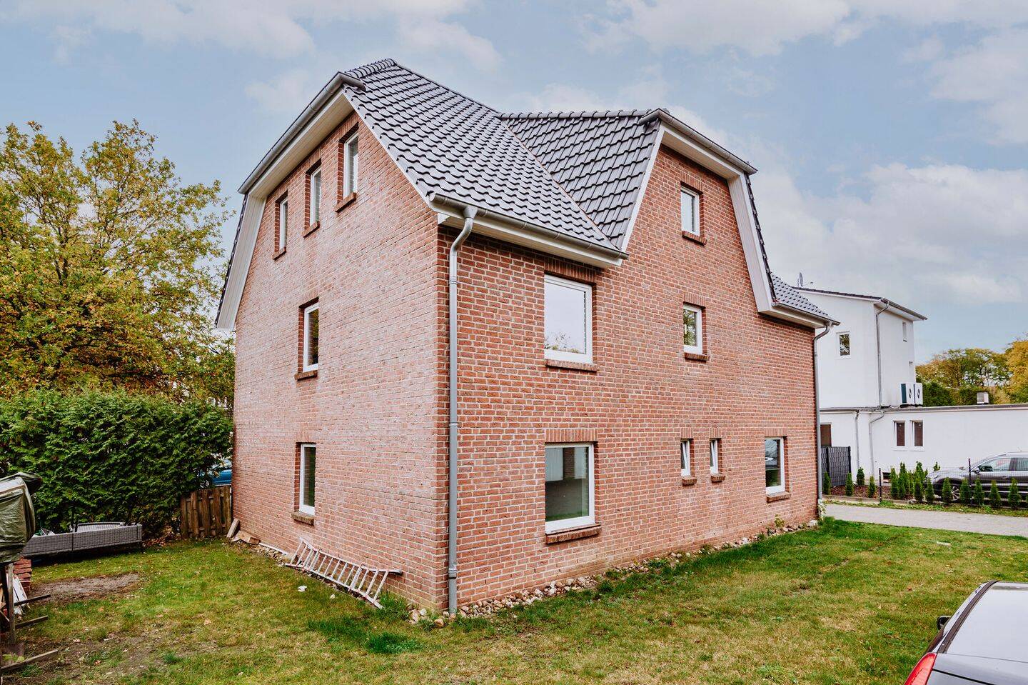 Frisch saniertes Mehrfamilienhaus mit 4 Einheiten und top Rendite – Südheide – Vorschaubild 2