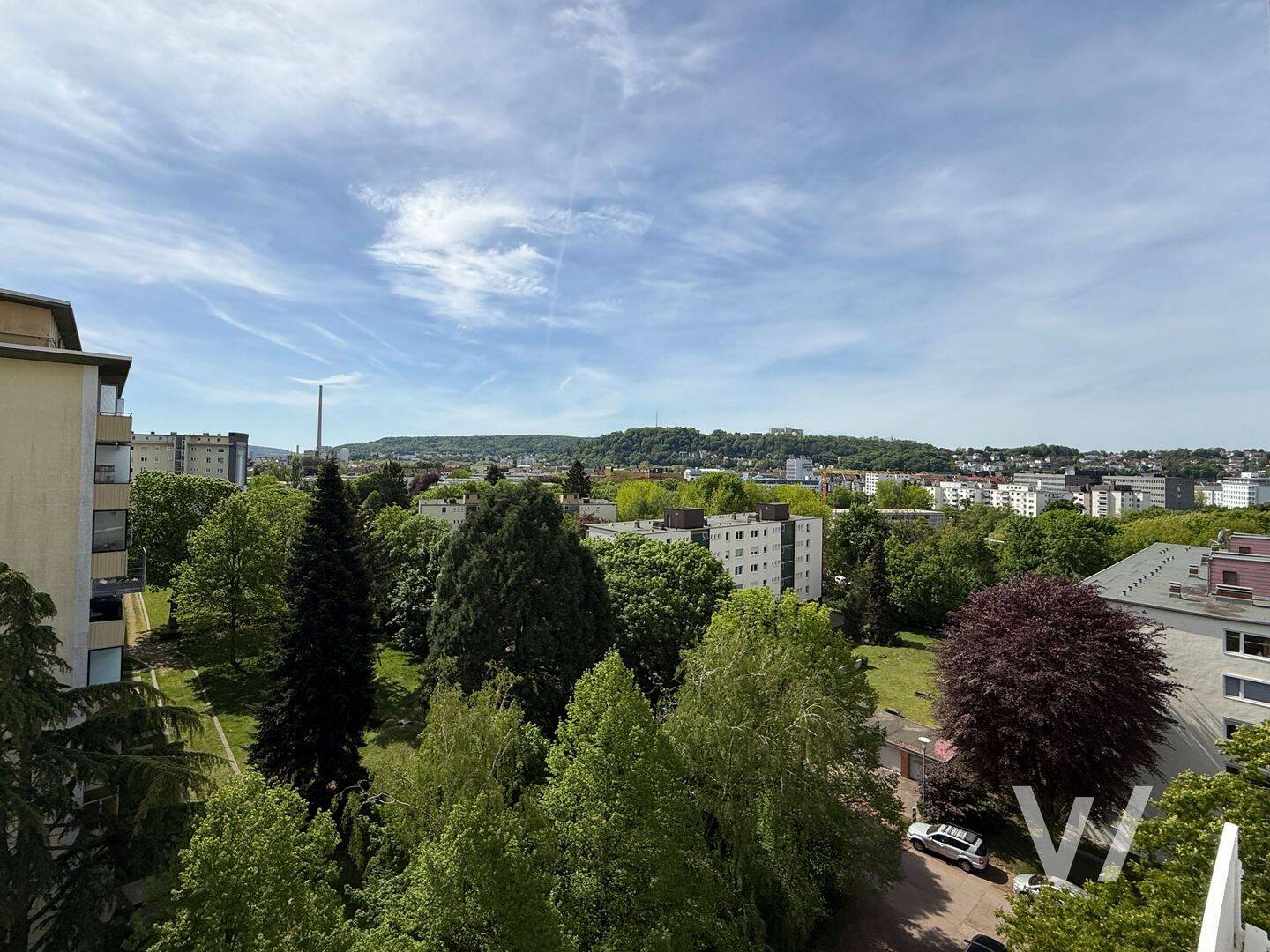 Erstbezug nach Sanierung! Großzügige 3-Zimmer-Wohnung mit Balkon und Fernblick über Saarbrücken
