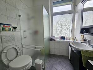 Freistehendes 3-Familienhaus mit Garten in Solingen Wald – Zwei Wohnungen sofort beziehbar – 42719 Solingen – Vorschaubild 9