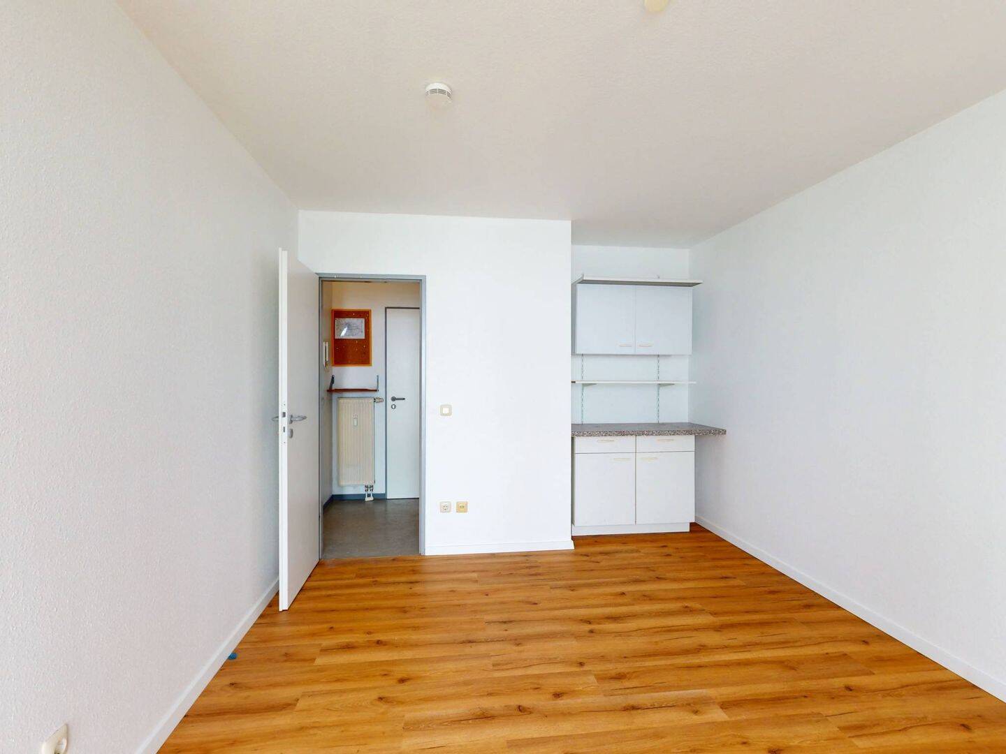 Lichtdurchflutetes Wohnglück: 2-Zimmer-Wohnung mit vollverglastem Erker & Tageslichtbad – Aachen – Vorschaubild 2