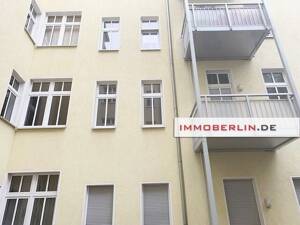 IMMOBERLIN.DE - Schöne Stuck-Altbauwohnung mit Südbalkon in ruhiger Kiezlage – 10243 Berlin – Vorschaubild 9