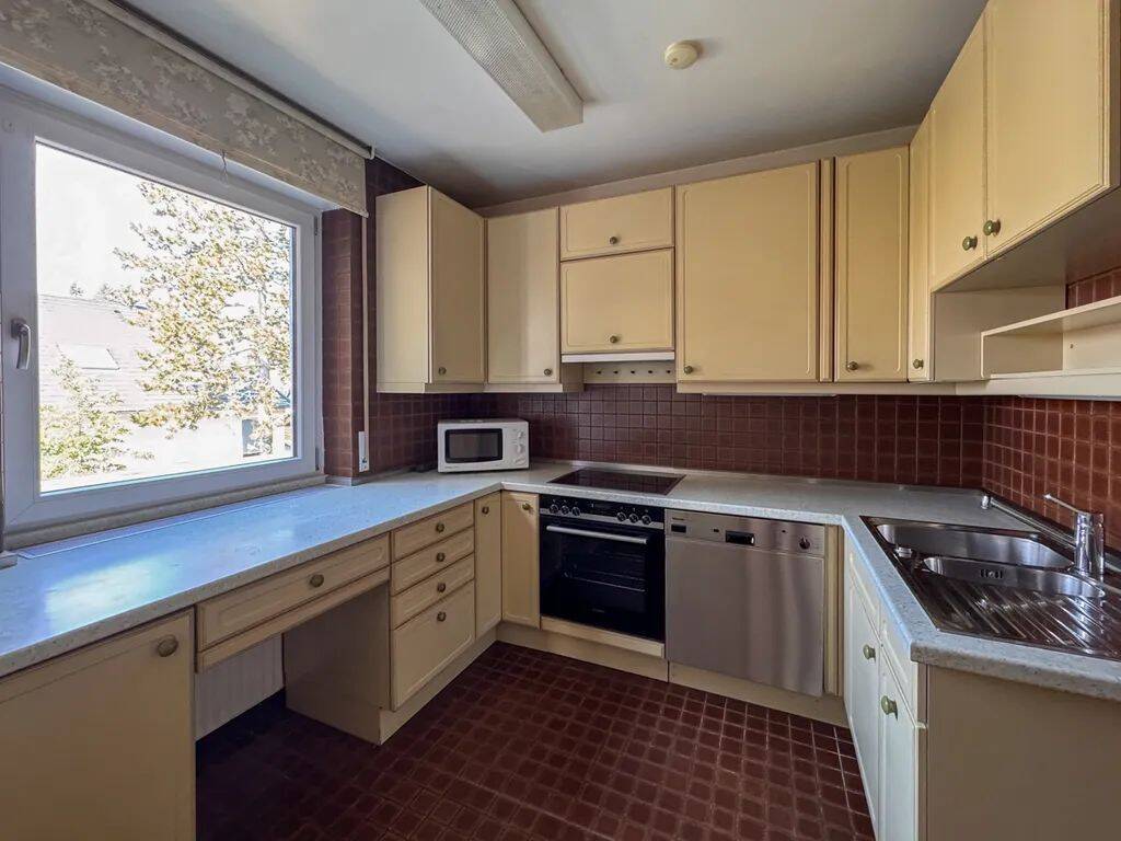 Gepflegtes, großzügiges Einfamilienhaus mit Terrasse, Pergola und Garage – Nürnberg – Vorschaubild 6