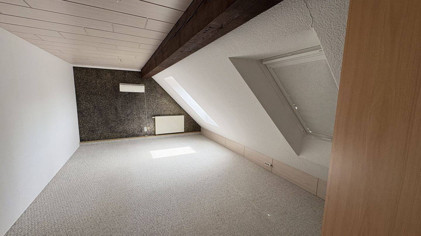Geräumiges Einfamilienhaus mit wunderschönem Garten und einladendem Pool - der perfekte Rückzugsort für entspannte Stunden zu Hause. – Frohburg – Vorschaubild 7