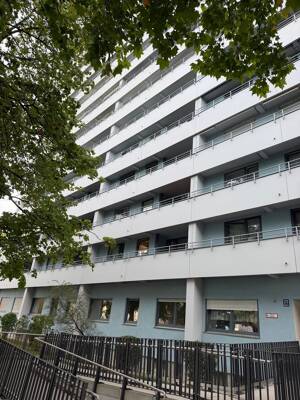 ATTRAKTIVE 2-ZIMMERWOHNUNG VOR DEN TOREN MÜNCHENS – 80935 München – Vorschaubild 2