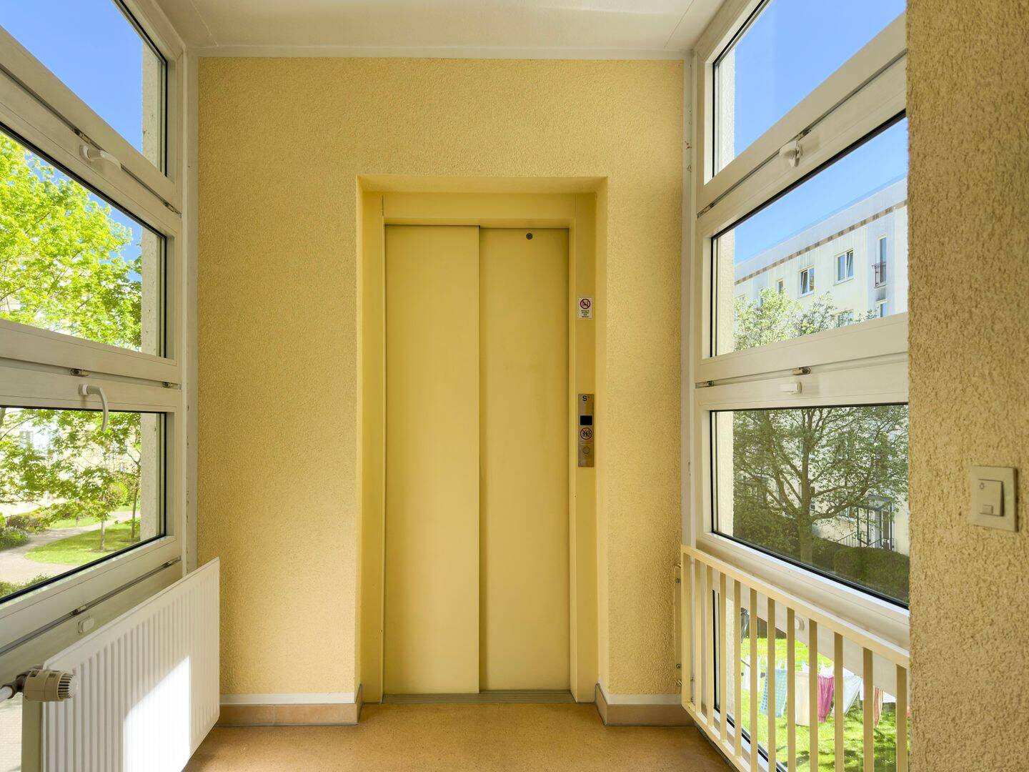 bezugsfrei: ruhige Lage | Südostbalkon | Aufzug | Fernwärme | Blick ins Grüne – Leipzig – Vorschaubild 3