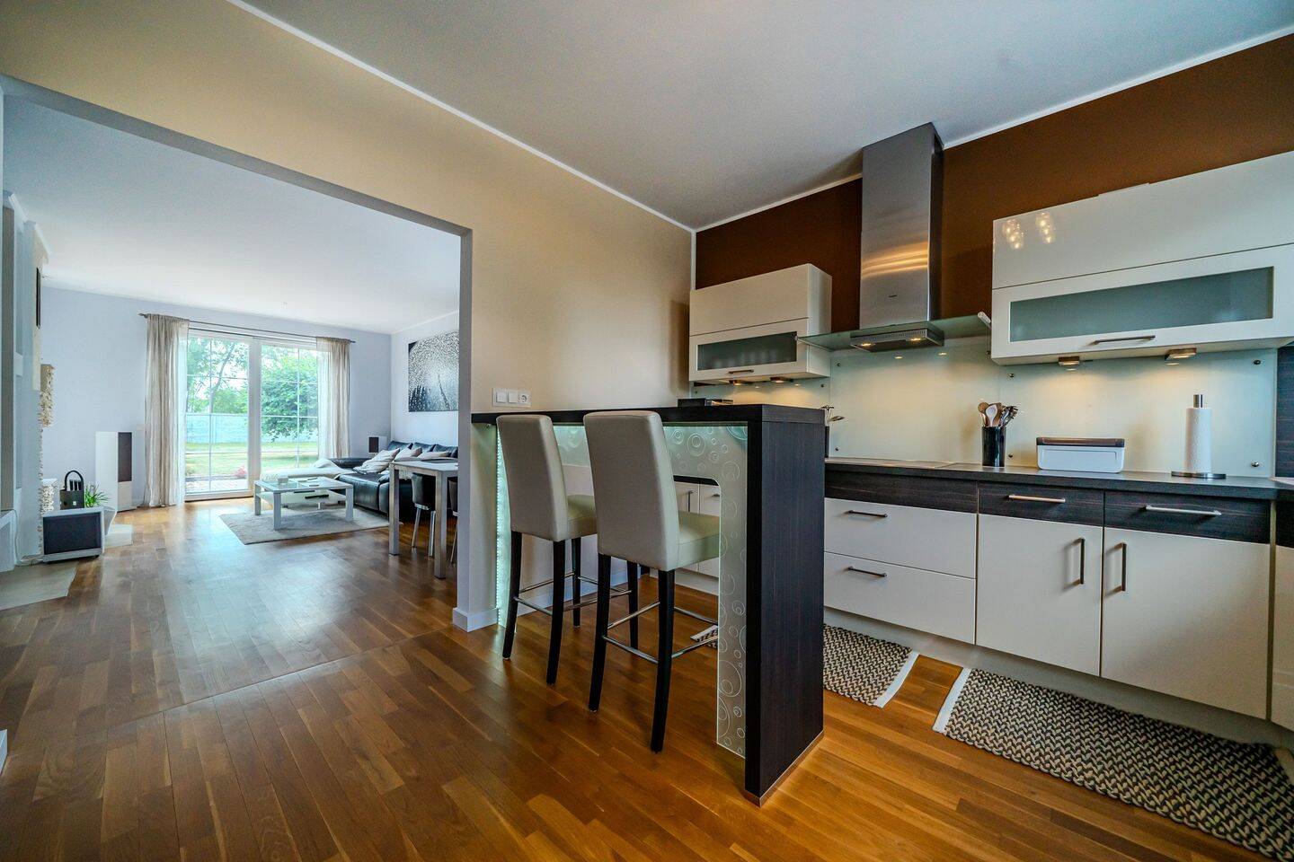 Exklusive Gelegenheit ! Klassische Stadtvilla mit Garage und großzügigem, parkähnlichen Grundstück in gewachsener Wohnlage – Velten – Vorschaubild 4