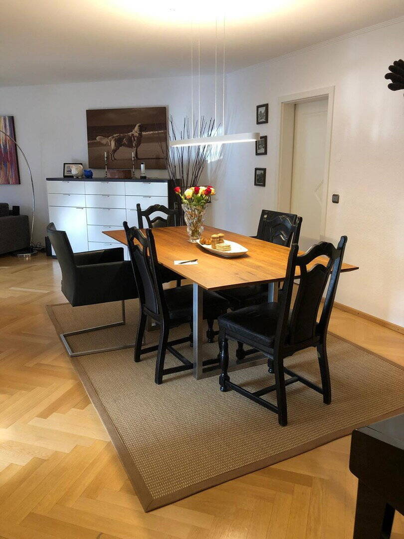 Provisionsfrei - Schönstes Isarhochufer: Lichtdurchflutete 5-Zimmer-Wohnung in München-Harlaching – München – Bild 1 von 8