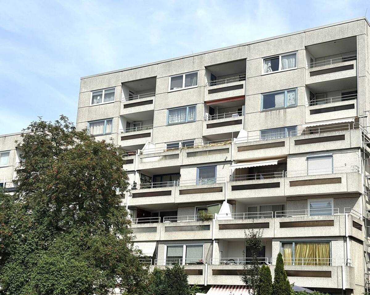 Schöne Aussicht! Helle 2 Zimmerwohnung mit Loggia... – 30179 Hannover – Bild 1 von 9