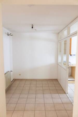 Großzügige 4,5-Zi-Whg im EG | 92 m² | 2 Balkone | Garage + Gemeinschaftsgarten - modernisiert – 70619 Stuttgart – Vorschaubild 6