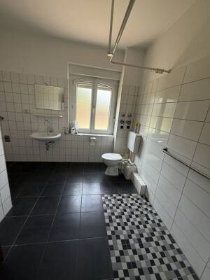 Bewegungsfreiheit in Ihrer bodengleichen Dusche. – 47166 Duisburg – Vorschaubild 5