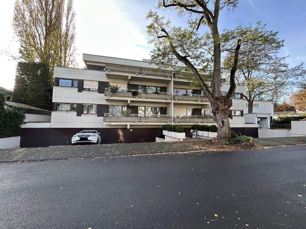 Bonn Exklusive 3-Zimmer-Wohnung mit ca. 85m² und Balkon in begehrter und ruhiger Lage. – Bonn – Bild 1 von 9