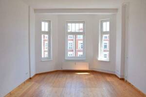 4-Zimmerwohnung mit Balkon zum Hof - viel Platz in beliebter Wohngegend !