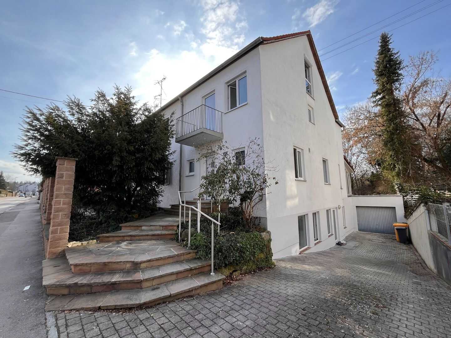 Erstbezug nach Renovierung: Doppelhaushälfte 5,5Z3B - ideal für Wohnen & Arbeiten