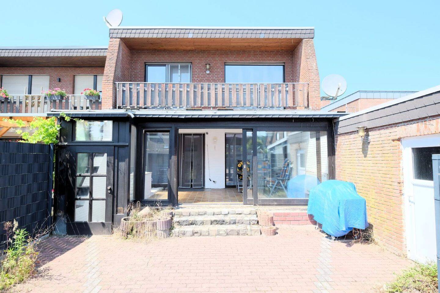 Gepflegtes Reihenendhaus mit Wintergarten, Doppelgarage und Photovoltaikanlage