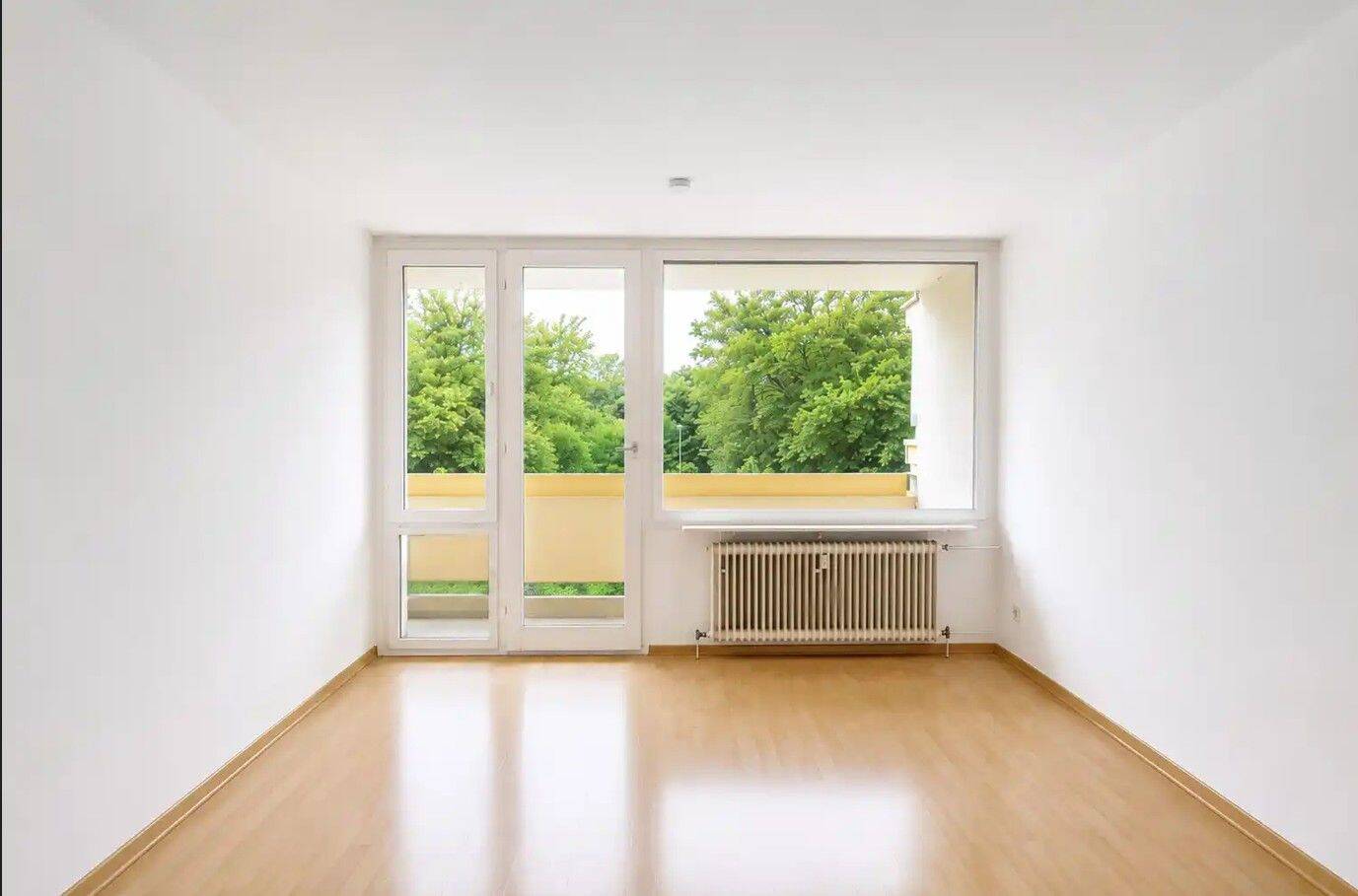 Helles Apartment mit großzügigem Balkon mit Blick ins Grüne – München – Vorschaubild 7