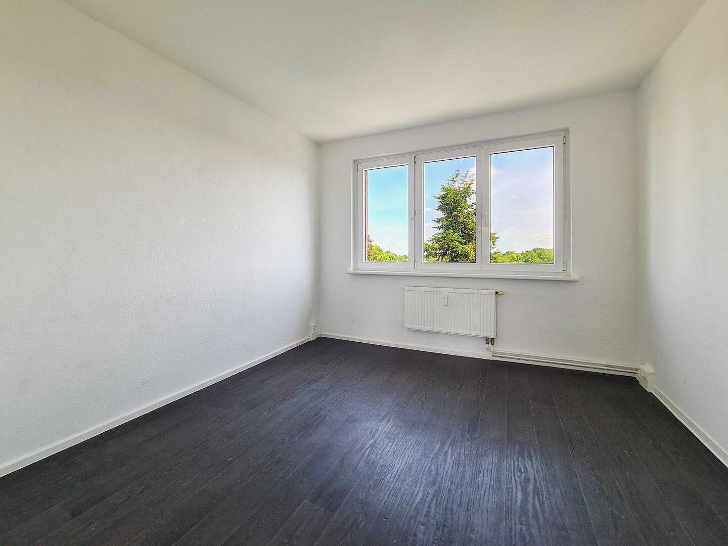 Helle 4 Zimmerwohnung mit großem Balkon und Ausblick – Freiberg – Vorschaubild 5