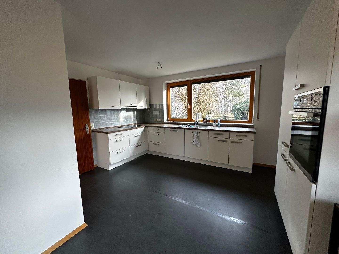 Am Ende der Straße steht ein Haus am See! Exklusives Einfamilienhaus mit Seeblick in Lautrach – Lautrach – Vorschaubild 4