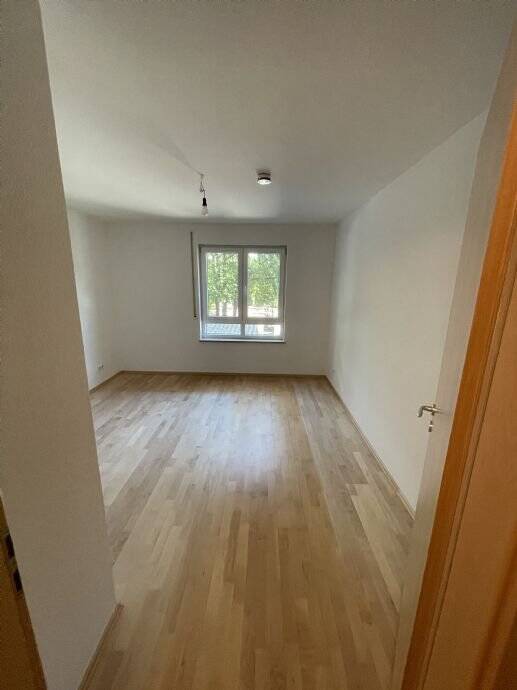 Wohnen in einer Top-Lage mit Sonnenbalkon und 2 Duschen, Einbauküche - zentral und doch im Grünen (von privat ohne Makler) – Nürnberg – Vorschaubild 6