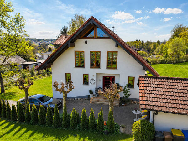 Einfamilienhaus in 57610 Altenkirchen mit 260 m² kaufen