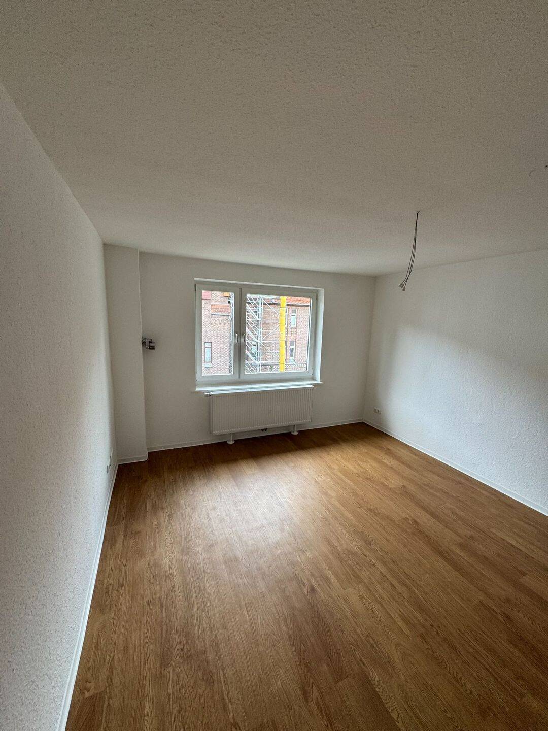Zweizimmer-Wohnung im 2. Stock mit Gartenmitbenutzung und Keller in Hannover