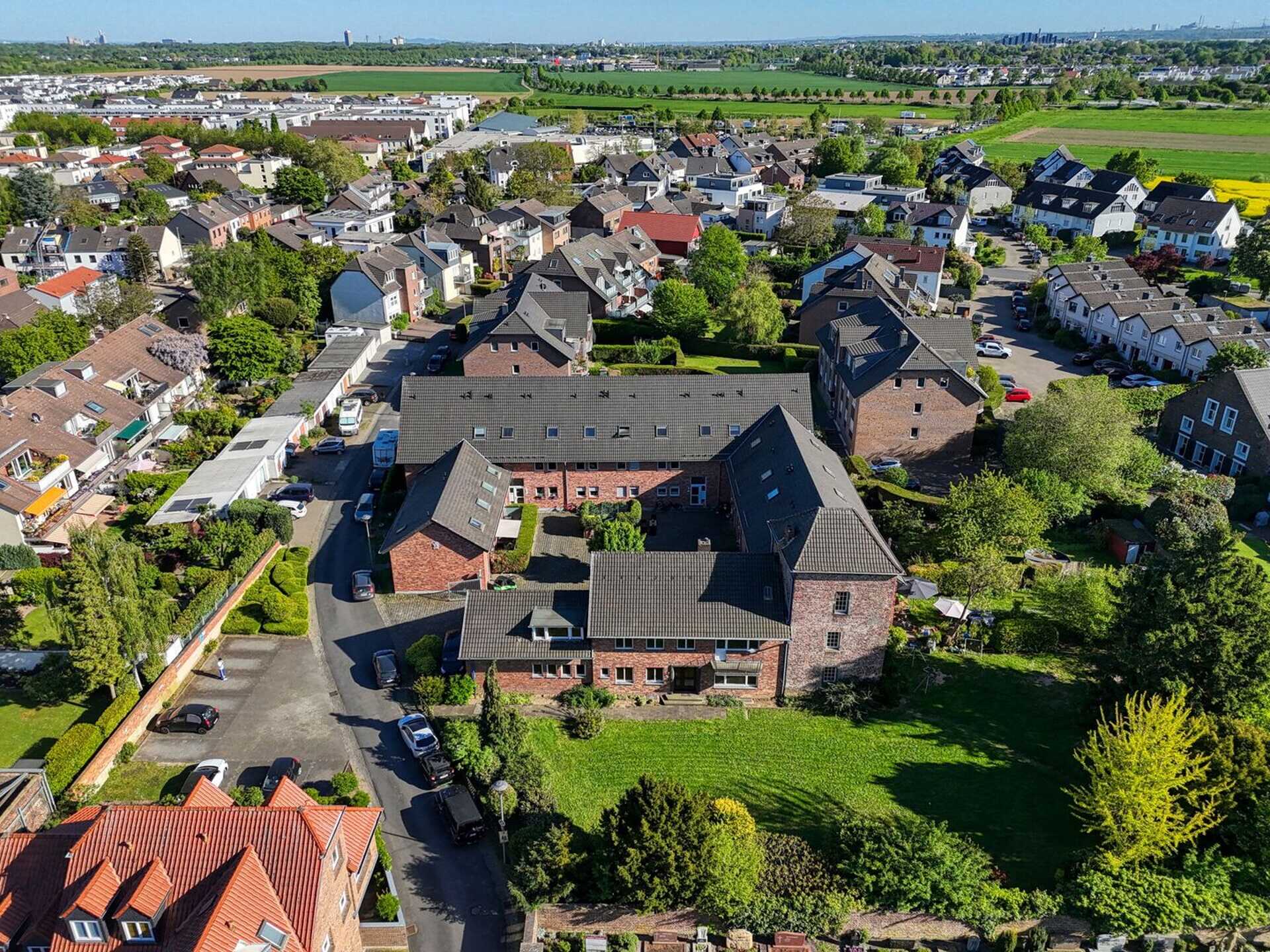 Einfamilienhaus in 50859 Köln-Widdersdorf mit 440 m² kaufen