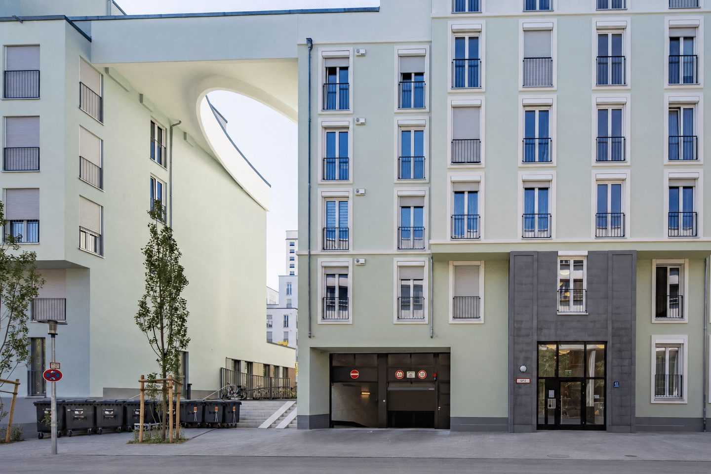 Wunderschöne große 3-Zimmer-Wohnung mit Dachterrasse in München – München – Bild 1 von 9