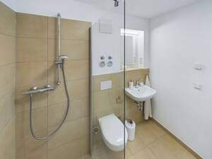 Schicke & möblierte all-inclusive Wohnung mit Balkon zentral in Oldenburg | Suite – 26122 Oldenburg – Vorschaubild 6