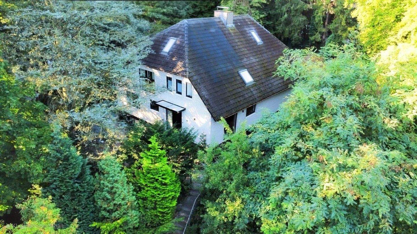 Einzigartige Villa in den Harburger Bergen - Exklusives Wohnen mit "Hollywood Hills"-Feeling – Hamburg – Bild 1 von 9
