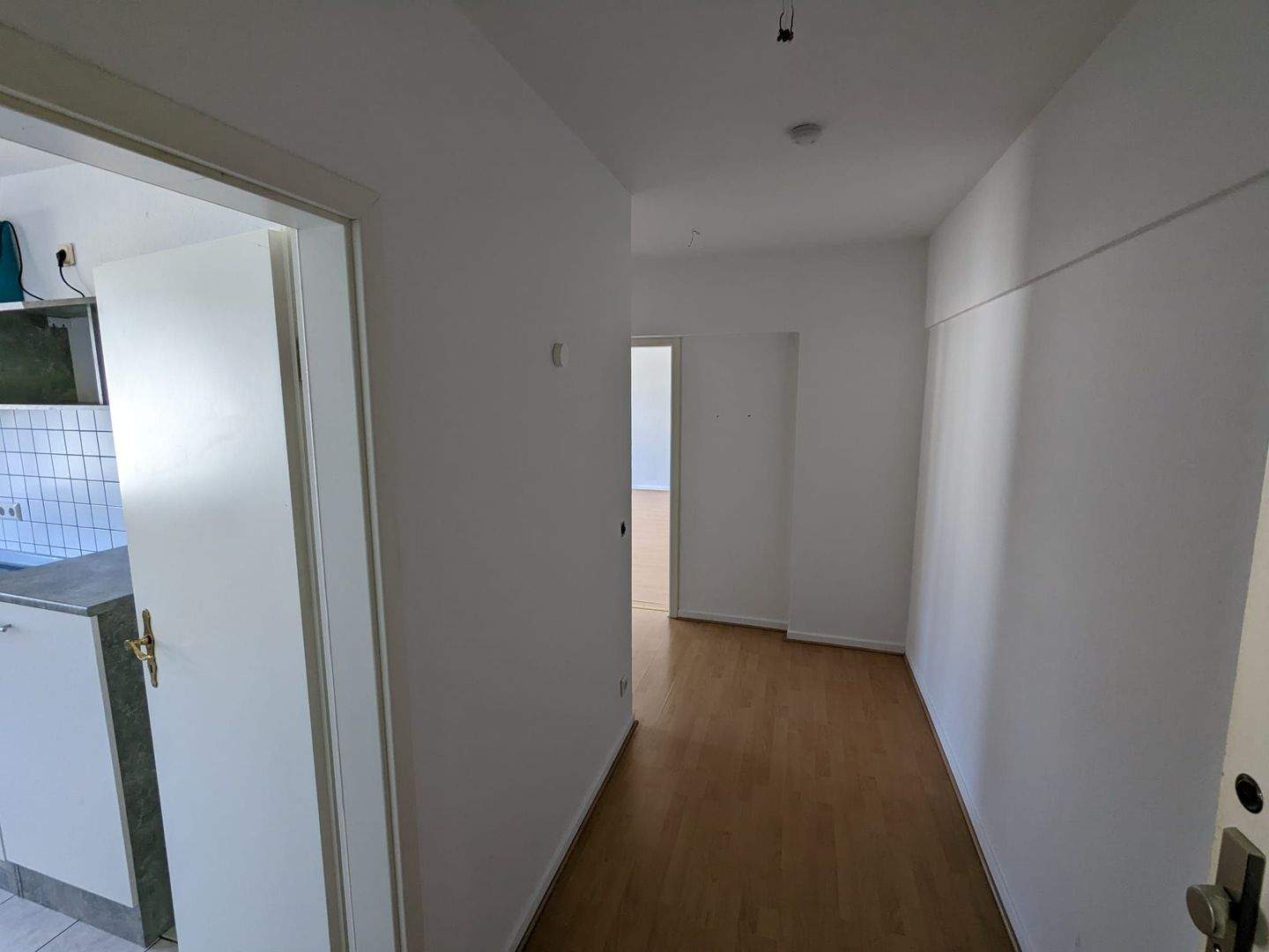 Attraktive helle 2-Zimmer-Wohnung mit Einbauküche!