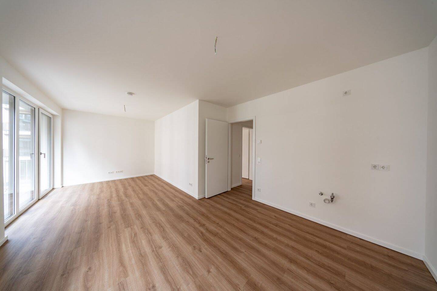 Große 5-Zimmerwohnung mit Terrasse im Erstbezug / nur mit WBS bis 220% – Berlin – Vorschaubild 4