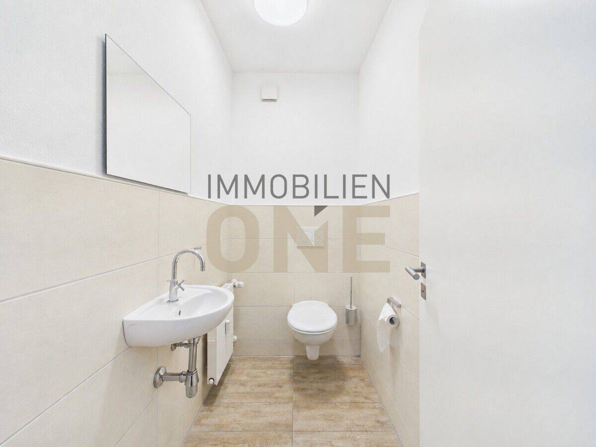 Stilvoll sanierte 3-Zimmer-Altbauwohnung direkt an der Donau mit TG-Stellplatz – Regensburg – Vorschaubild 8