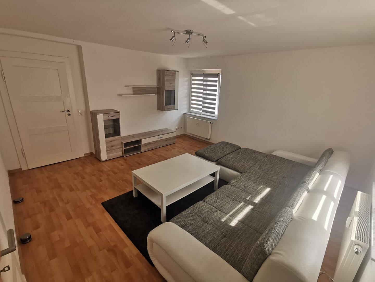 Gemütliche Wohnung mit Balkon im 2. OG, Baujahr 1920, kernsaniert 2008