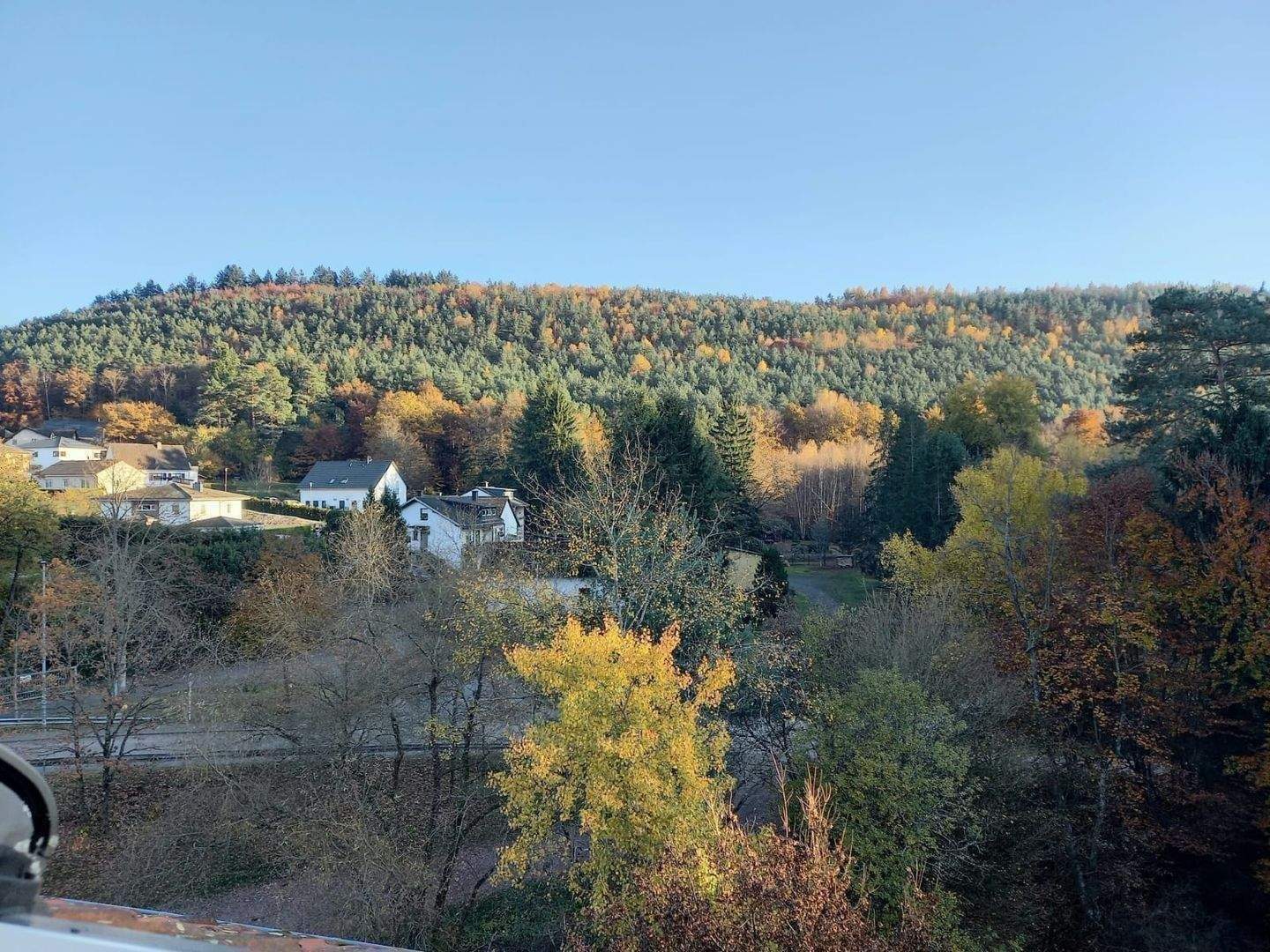 Kernsaniert + renoviert! TOP Wohnhaus mit Balkon, Terrasse, Garten und Garage (bei Ausbau des DG zuzüglich ca.40 m² Wfl) in Rodalben - Waldrandlage – Rodalben – Vorschaubild 5