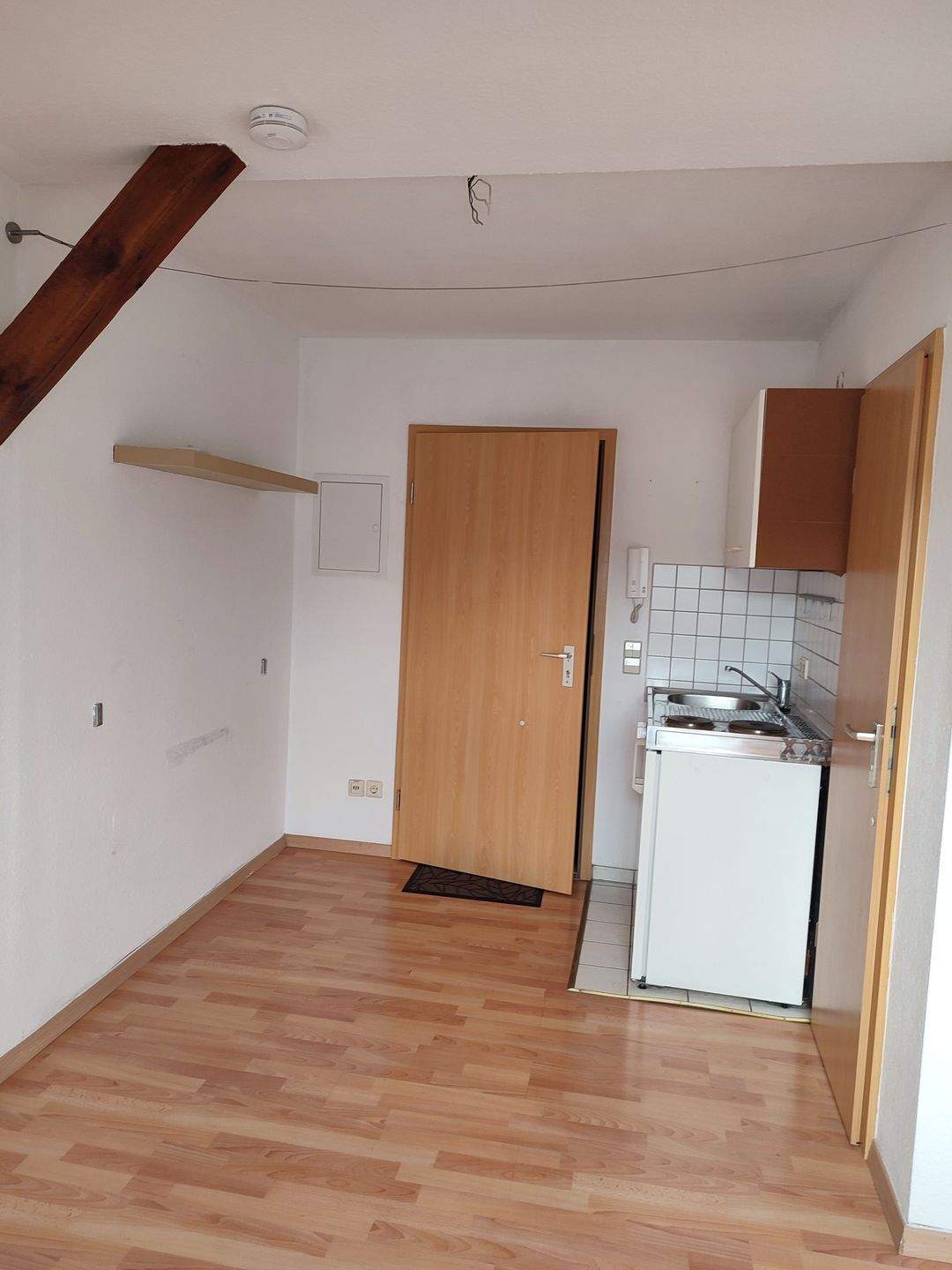 Mietwohnung mit Singleküche im Stadtzentrum – Jena – Vorschaubild 2